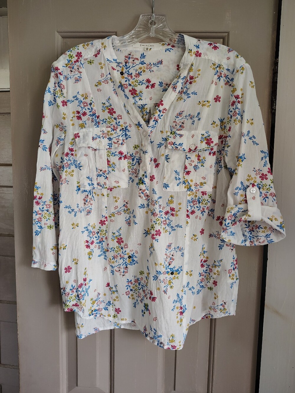 Eden & Olivia Floral Top Size Medium